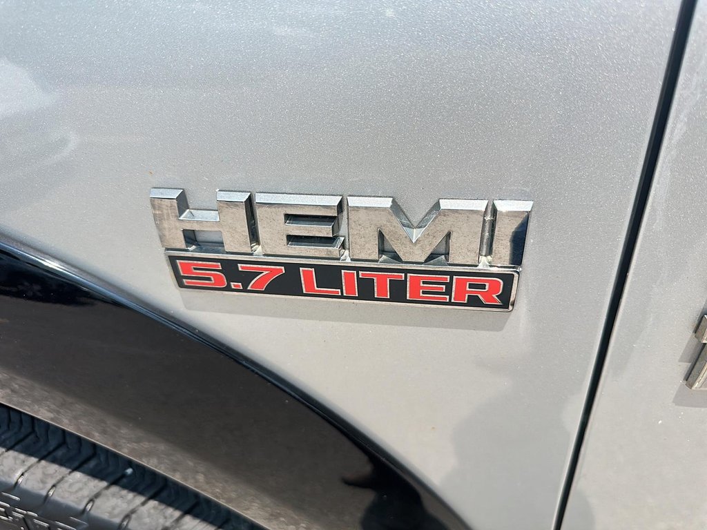 2014 Ram 1500 Crew Cab 4x4 SLT (140.5 WB - 5.7 Box) in Stratford, Ontario - 6 - w1024h768px