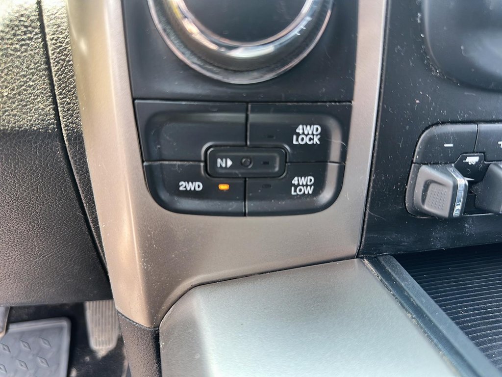 2014 Ram 1500 Crew Cab 4x4 SLT (140.5 WB - 5.7 Box) in Stratford, Ontario - 15 - w1024h768px