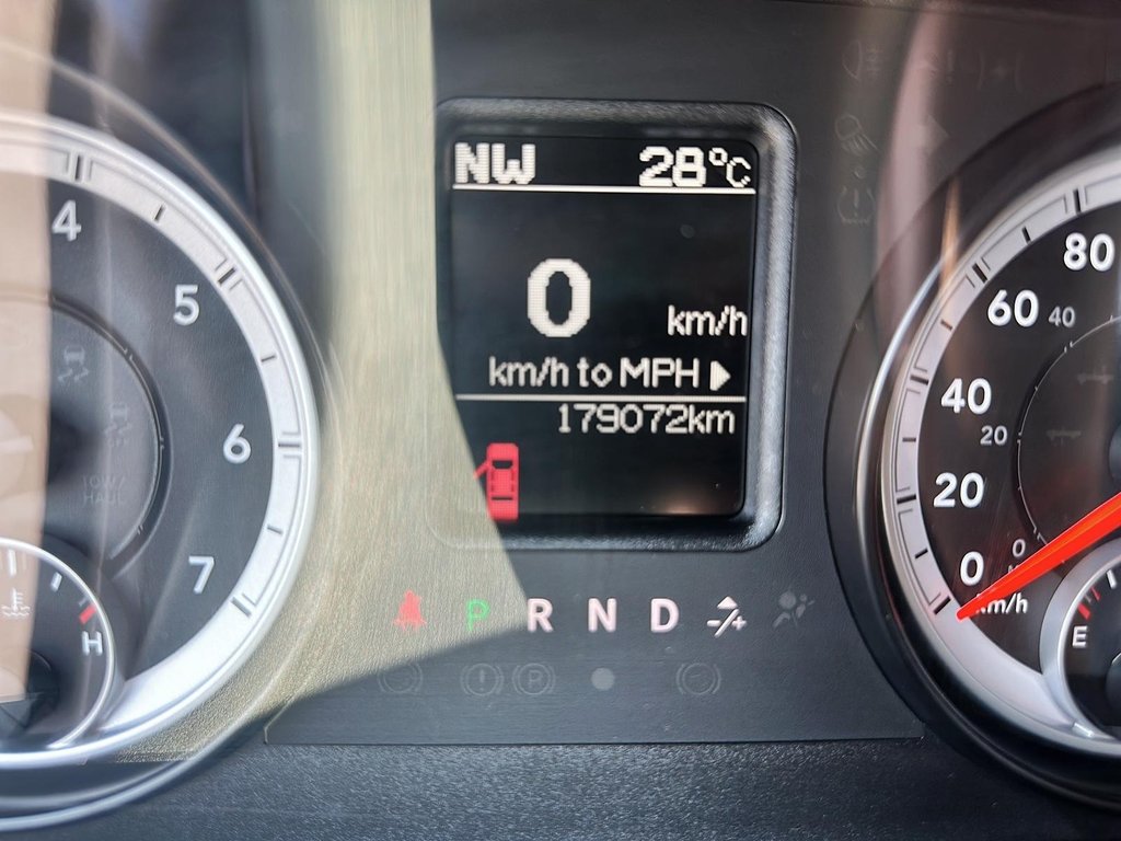 2014 Ram 1500 Crew Cab 4x4 SLT (140.5 WB - 5.7 Box) in Stratford, Ontario - 12 - w1024h768px