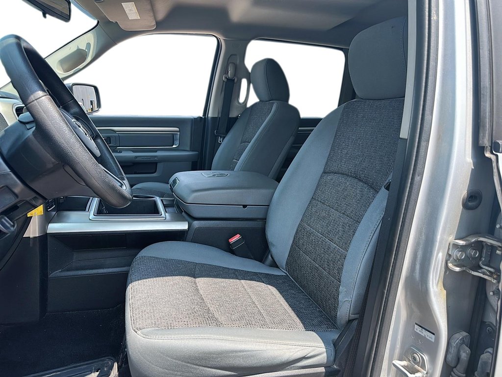 2014 Ram 1500 Crew Cab 4x4 SLT (140.5 WB - 5.7 Box) in Stratford, Ontario - 8 - w1024h768px