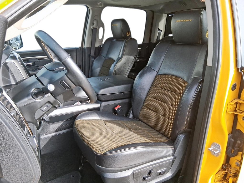 2016 Ram RAM 1500 Crew Cab 4x4 Sport (140.5 WB - 5.7 Box) in Stratford, Ontario - 8 - w1024h768px