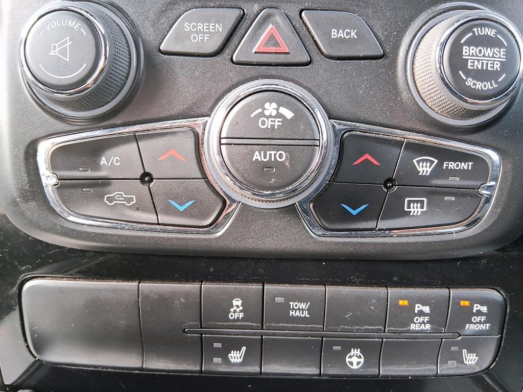 2016 Ram RAM 1500 Crew Cab 4x4 Sport (140.5 WB - 5.7 Box) in Stratford, Ontario - 18 - w1024h768px