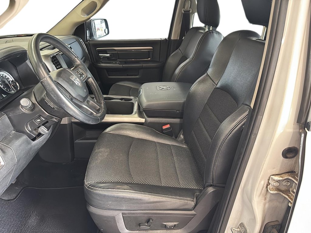 2016 Ram RAM 1500 Crew Cab 4x4 Sport (140.5 WB - 5.7 Box) in Stratford, Ontario - 8 - w1024h768px