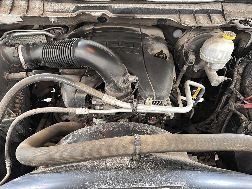 2016 Ram RAM 1500 Crew Cab 4x4 Sport (140.5 WB - 5.7 Box) in Stratford, Ontario - 7 - w1024h768px