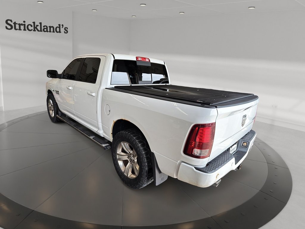 2016 Ram RAM 1500 Crew Cab 4x4 Sport (140.5 WB - 5.7 Box) in Stratford, Ontario - 4 - w1024h768px