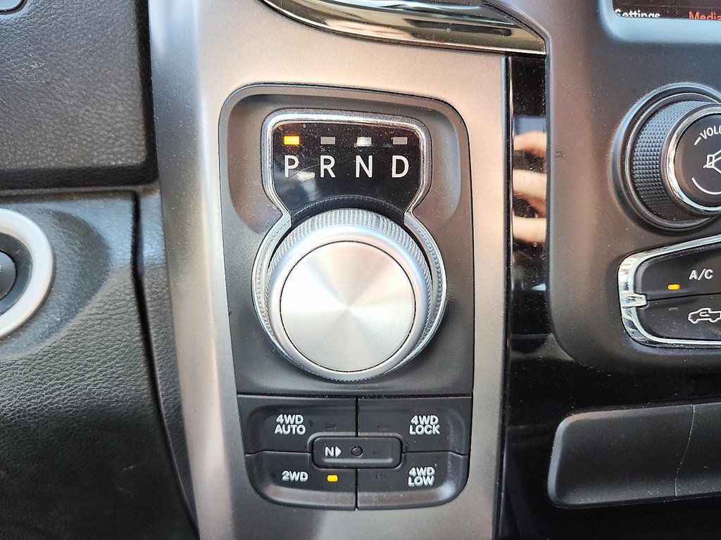 2018 Ram RAM 1500 Crew Cab 4x4 Sport (140.5 WB - 5.7 Box) in Stratford, Ontario - 14 - w1024h768px