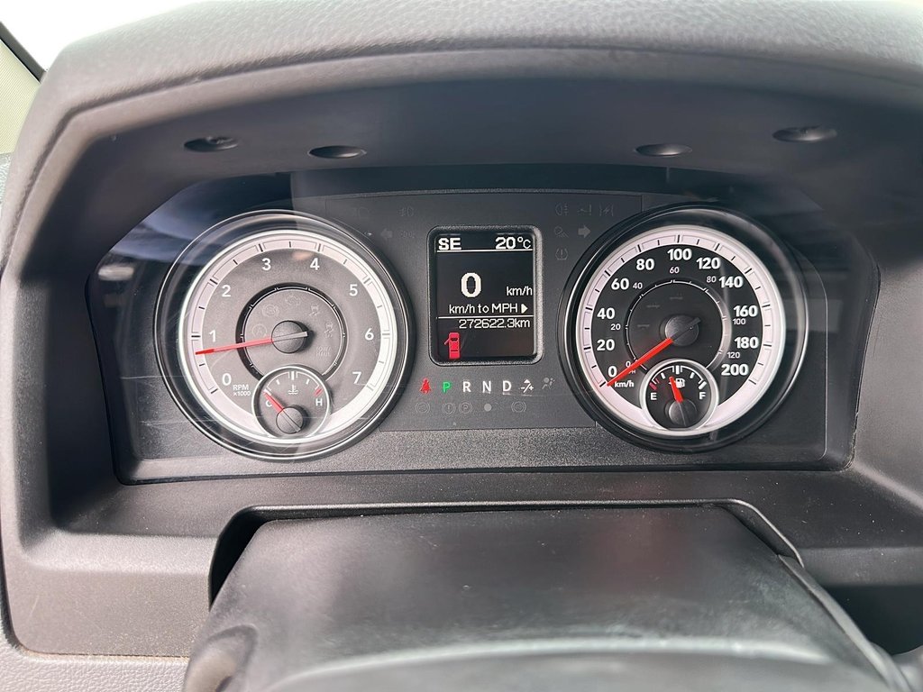 2014 Ram 1500 Quad Cab 4x4 ST (140.5 WB 6 4 Box) in Stratford, Ontario - 12 - w1024h768px