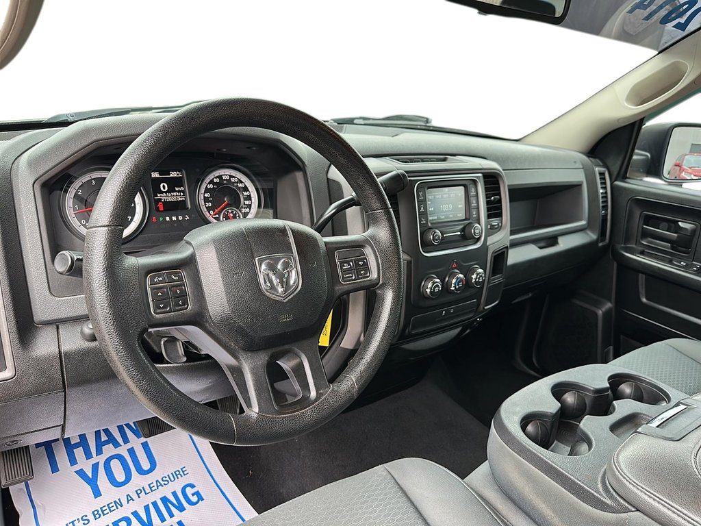 2014 Ram 1500 Quad Cab 4x4 ST (140.5 WB 6 4 Box) in Stratford, Ontario - 8 - w1024h768px