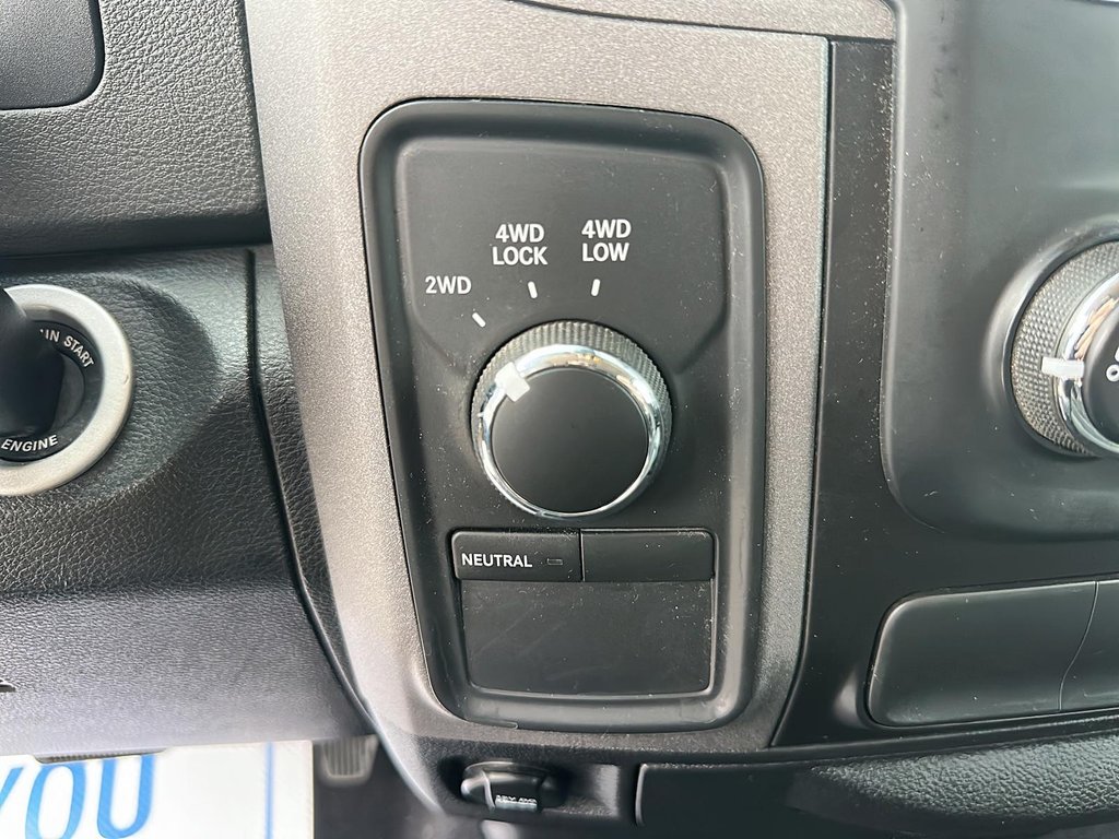 2014 Ram 1500 Quad Cab 4x4 ST (140.5 WB 6 4 Box) in Stratford, Ontario - 14 - w1024h768px