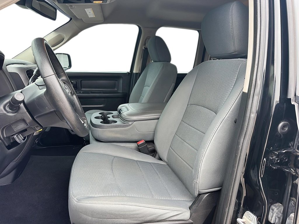 2014 Ram 1500 Quad Cab 4x4 ST (140.5 WB 6 4 Box) in Stratford, Ontario - 7 - w1024h768px