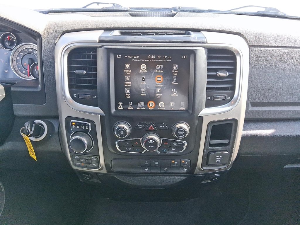 2016 Ram RAM 1500 Quad Cab 4x4 SLT (140.5 WB 6'4 Box) in Stratford, Ontario - 16 - w1024h768px