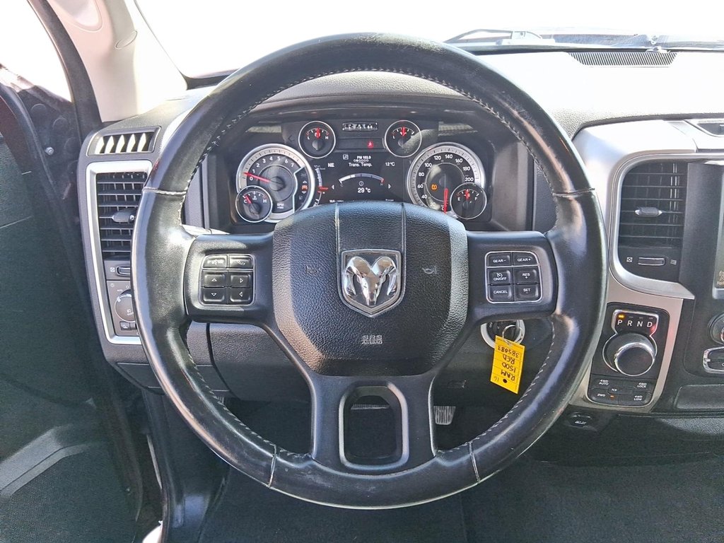 2016 Ram RAM 1500 Quad Cab 4x4 SLT (140.5 WB 6'4 Box) in Stratford, Ontario - 13 - w1024h768px