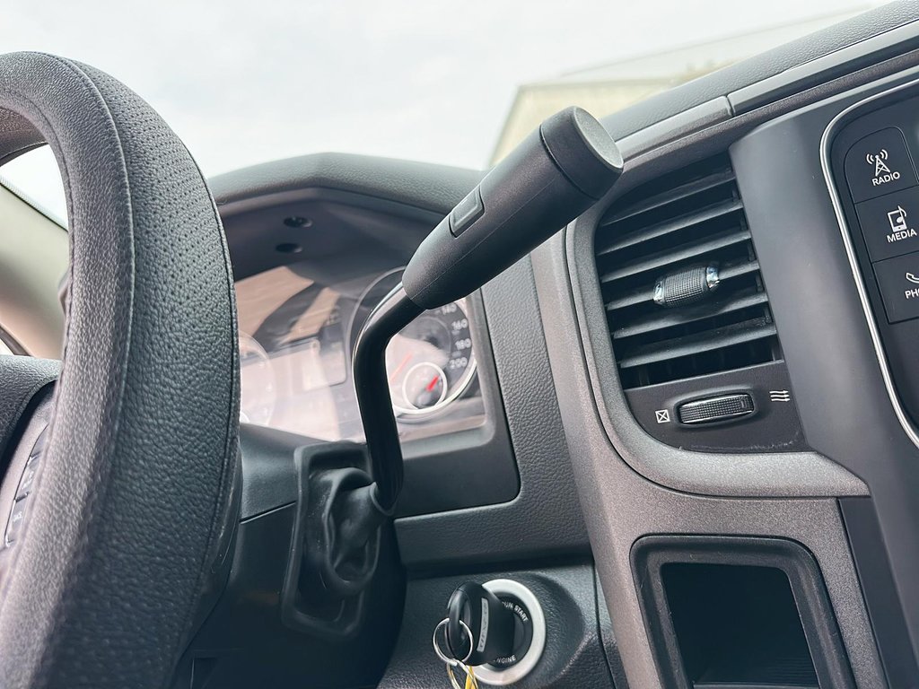 2016 Ram 1500 Reg Cab 4x2 ST (120.5 WB 6'4 Box) in Stratford, Ontario - 14 - w1024h768px