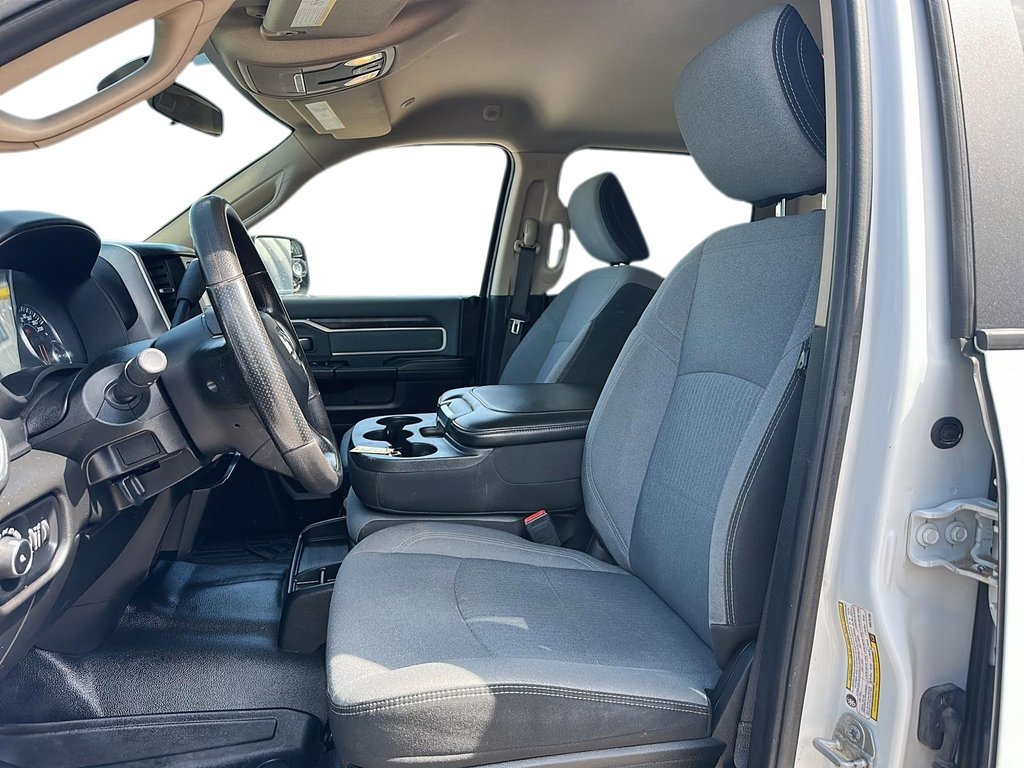 2019 Ram RAM 2500 Crew Cab 4x4 Big Horn (169 WB 8' Box) in Stratford, Ontario - 8 - w1024h768px