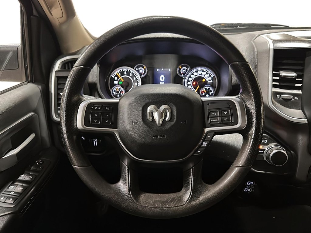 2020 Ram RAM 2500 Crew Cab 4x4 Big Horn (149 WB 6'4 Box) in Stratford, Ontario - 11 - w1024h768px