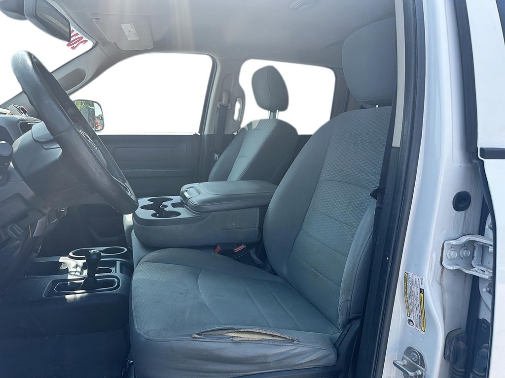 2016 Ram RAM 3500 Crew Cab 4x4 ST - (169 WB - 8 Box) in Stratford, Ontario - 8 - w1024h768px