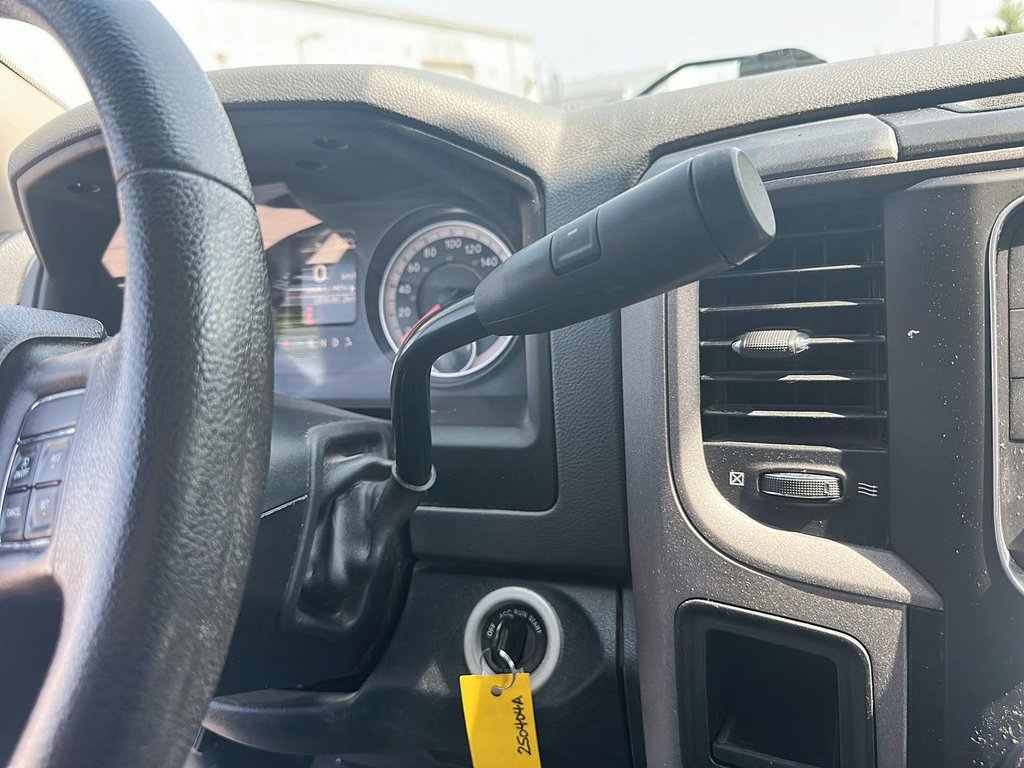 2016 Ram RAM 3500 Crew Cab 4x4 ST - (169 WB - 8 Box) in Stratford, Ontario - 14 - w1024h768px