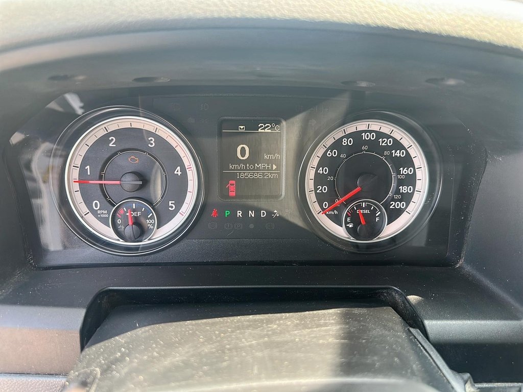 2016 Ram RAM 3500 Crew Cab 4x4 ST - (169 WB - 8 Box) in Stratford, Ontario - 13 - w1024h768px