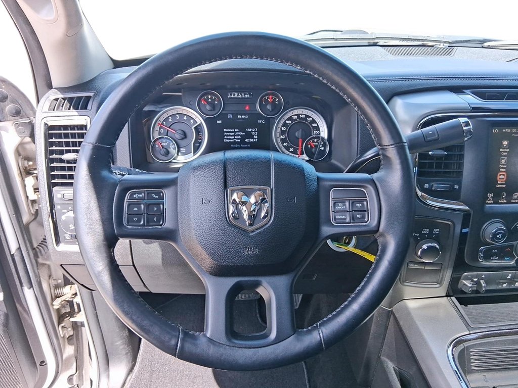 2017 Ram RAM 3500 Crew Cab 4x4 SLT - (149'' WB - 6.4'' Box) in Stratford, Ontario - 13 - w1024h768px