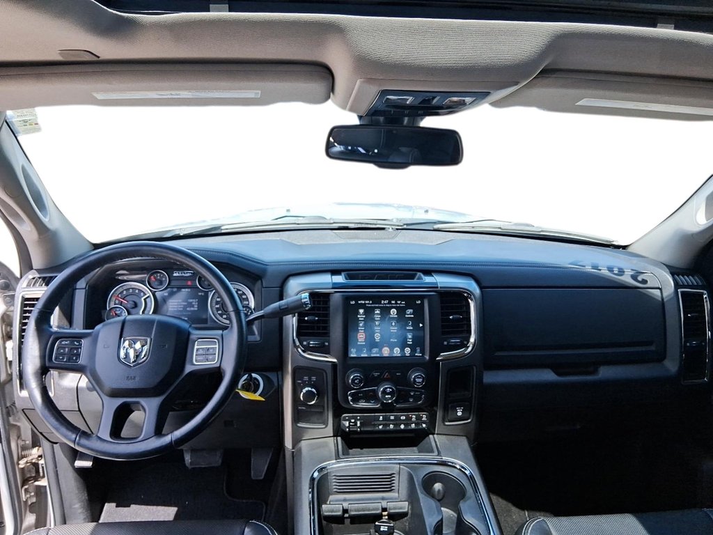 2017 Ram RAM 3500 Crew Cab 4x4 SLT - (149'' WB - 6.4'' Box) in Stratford, Ontario - 11 - w1024h768px