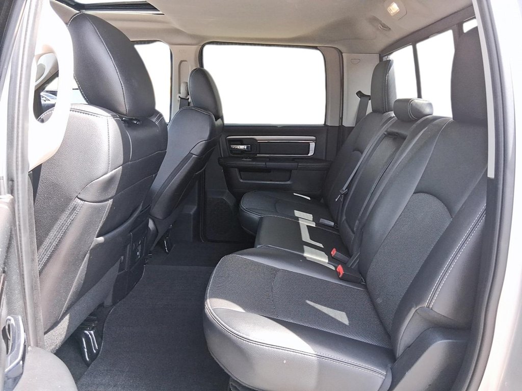 2017 Ram RAM 3500 Crew Cab 4x4 SLT - (149'' WB - 6.4'' Box) in Stratford, Ontario - 9 - w1024h768px