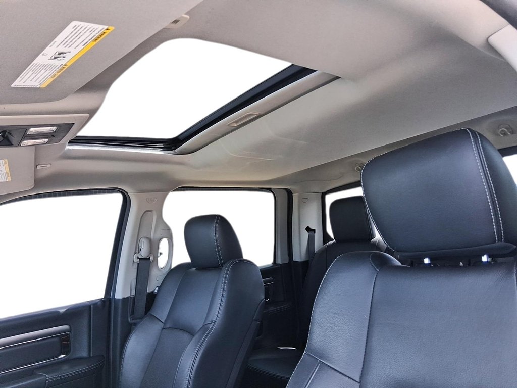 2017 Ram RAM 3500 Crew Cab 4x4 SLT - (149'' WB - 6.4'' Box) in Stratford, Ontario - 21 - w1024h768px