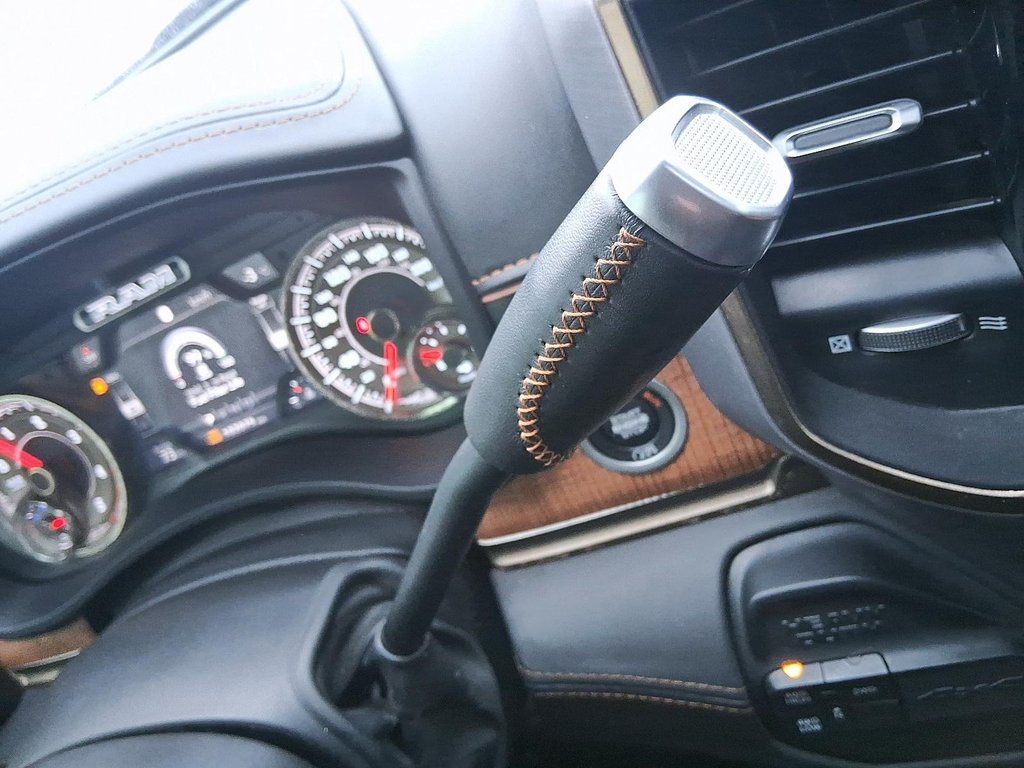 2021 Ram RAM 3500 Mega Cab 4x4 Longhorn (160 WB - 6' 4 Box) in Stratford, Ontario - 17 - w1024h768px