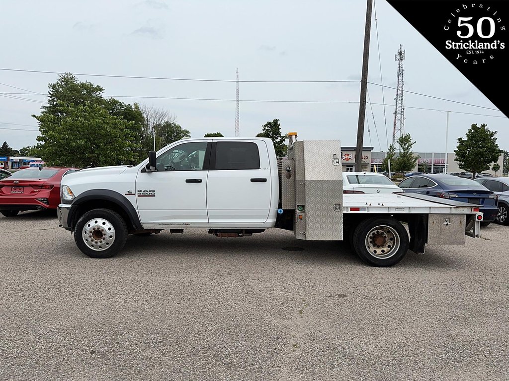 2016  RAM 4500 Crew Cab Chassis 4x4 ST / SLT / Laramie (173.4 WB - CA of 60) in Stratford, Ontario - 5 - w1024h768px