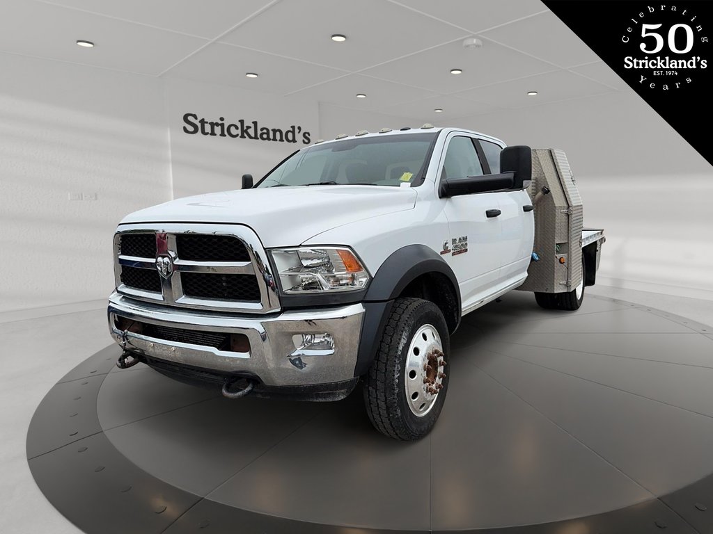 2016  RAM 4500 Crew Cab Chassis 4x4 ST / SLT / Laramie (173.4 WB - CA of 60) in Stratford, Ontario - 1 - w1024h768px