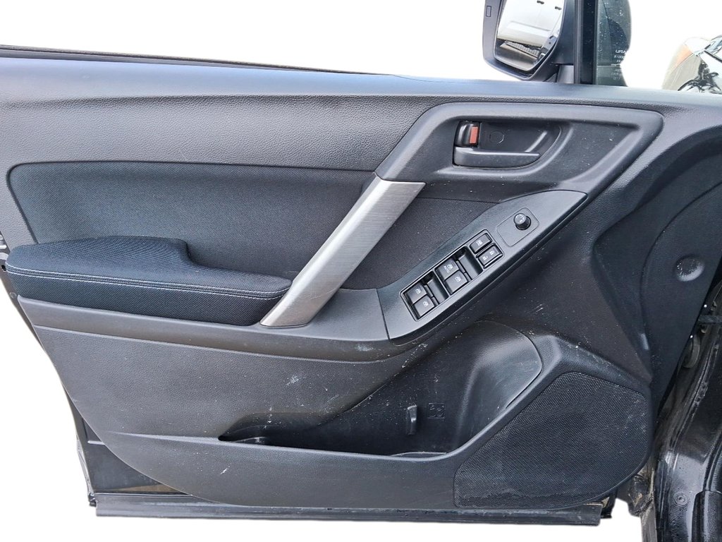 2015 Subaru Forester 2.5i Convenience at in Stratford, Ontario - 11 - w1024h768px