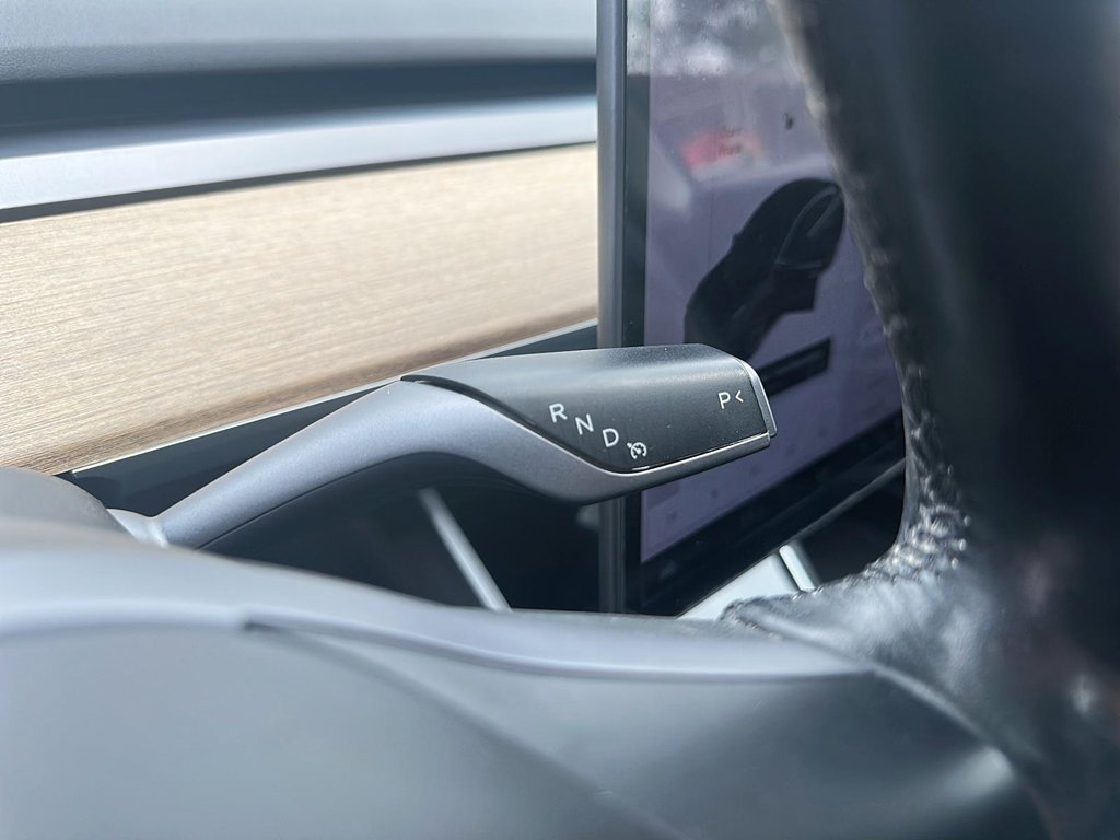 2018 Tesla MODEL 3 in Stratford, Ontario - 13 - w1024h768px