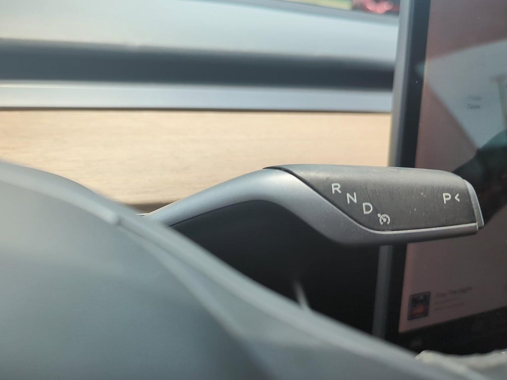 2018 Tesla MODEL 3 in Stratford, Ontario - 15 - w1024h768px