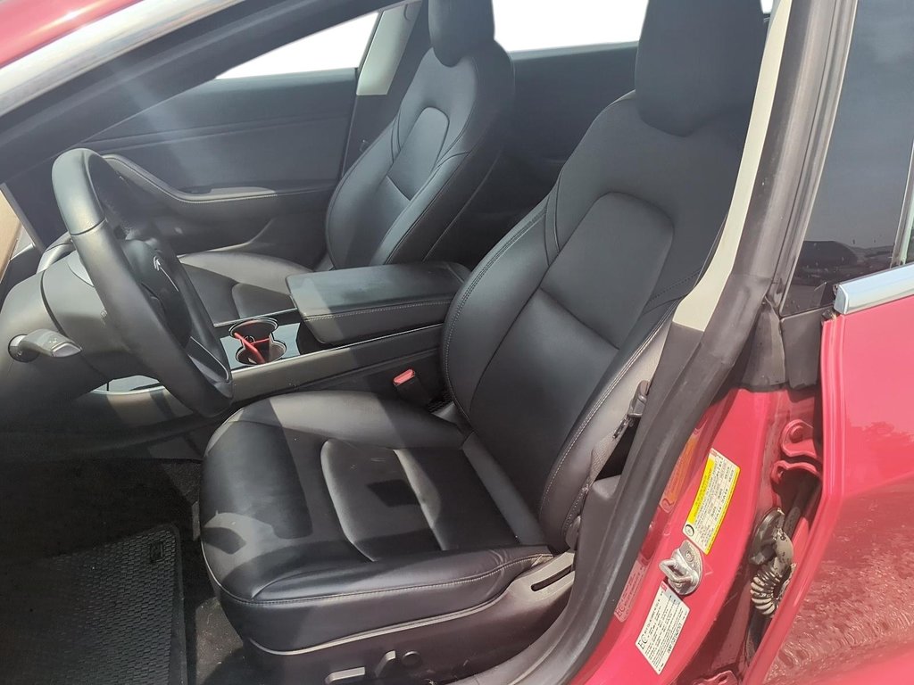 2018 Tesla MODEL 3 in Stratford, Ontario - 9 - w1024h768px