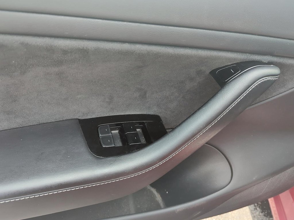 2018 Tesla MODEL 3 in Stratford, Ontario - 11 - w1024h768px