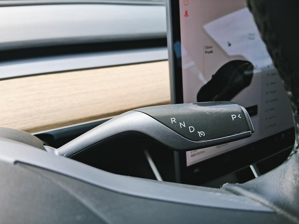 2019 Tesla Model 3 Long Range AWD in Stratford, Ontario - 15 - w1024h768px
