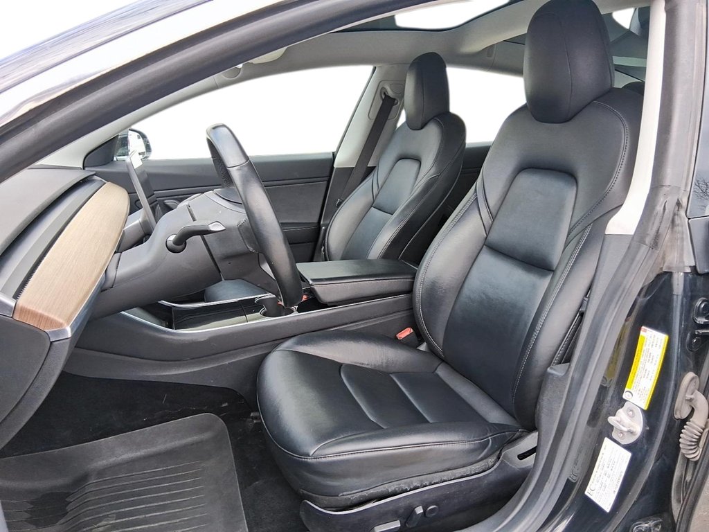 2019 Tesla Model 3 Long Range AWD in Stratford, Ontario - 8 - w1024h768px
