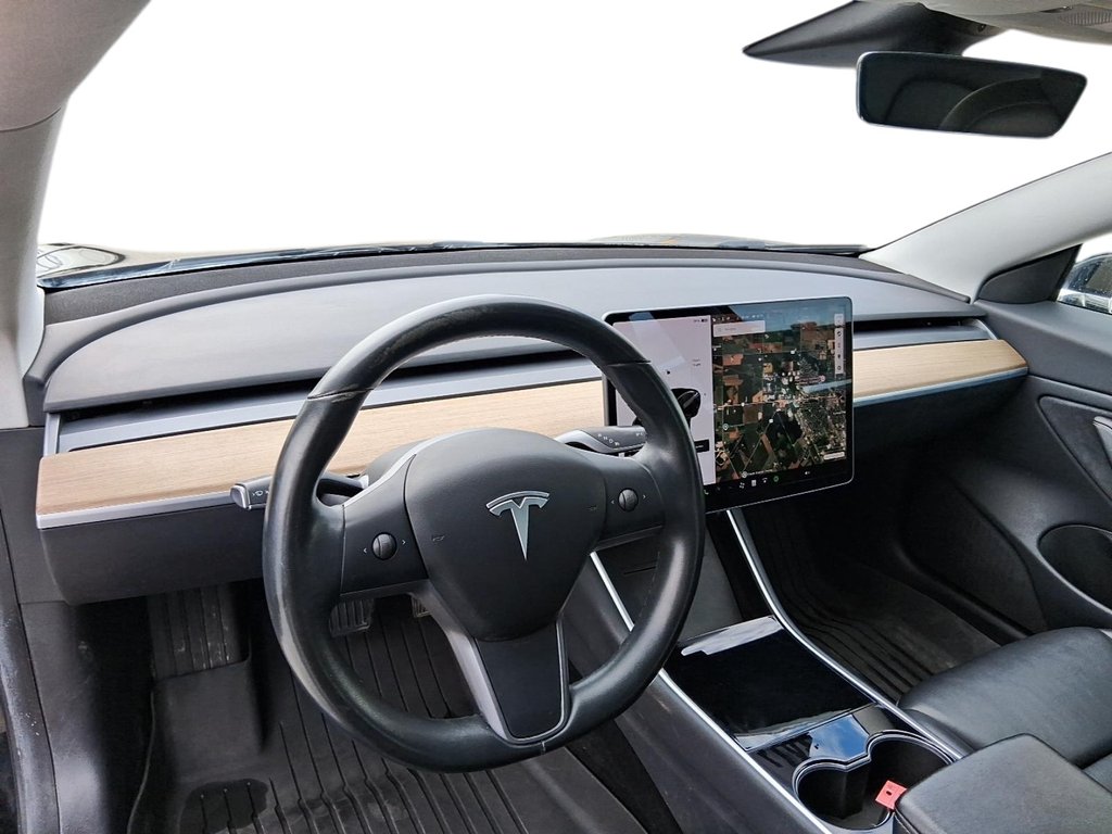2019 Tesla Model 3 Long Range AWD in Stratford, Ontario - 10 - w1024h768px