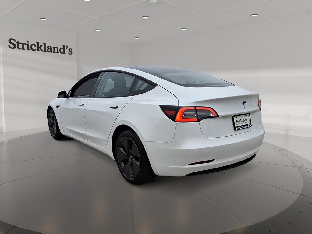 2021 Tesla Model 3 Standard Range Plus in Stratford, Ontario - 4 - w1024h768px