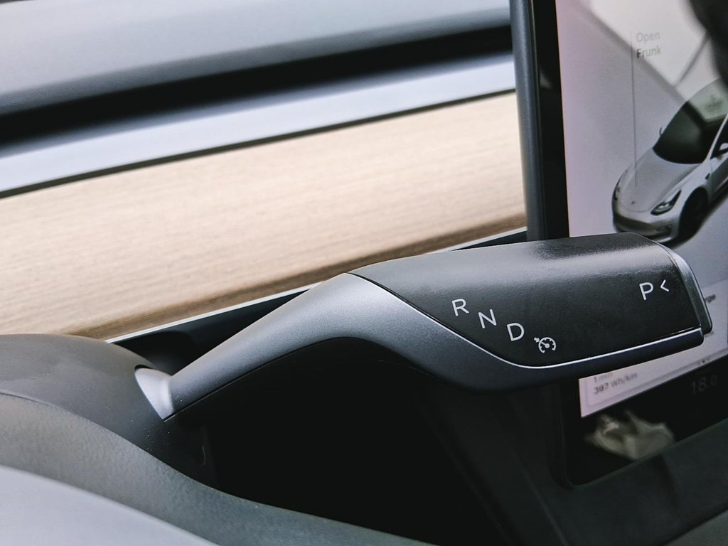 2021 Tesla Model 3 Standard Range Plus in Stratford, Ontario - 16 - w1024h768px