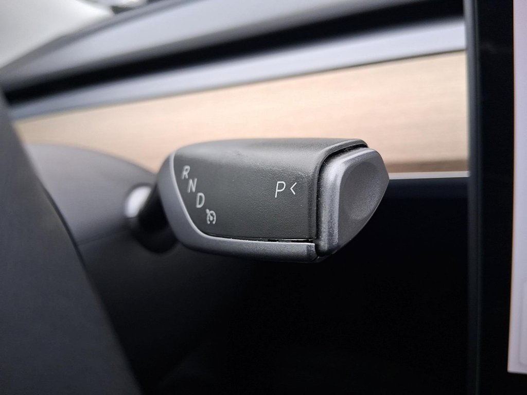 2021 Tesla Model 3 Standard Range Plus in Stratford, Ontario - 17 - w1024h768px