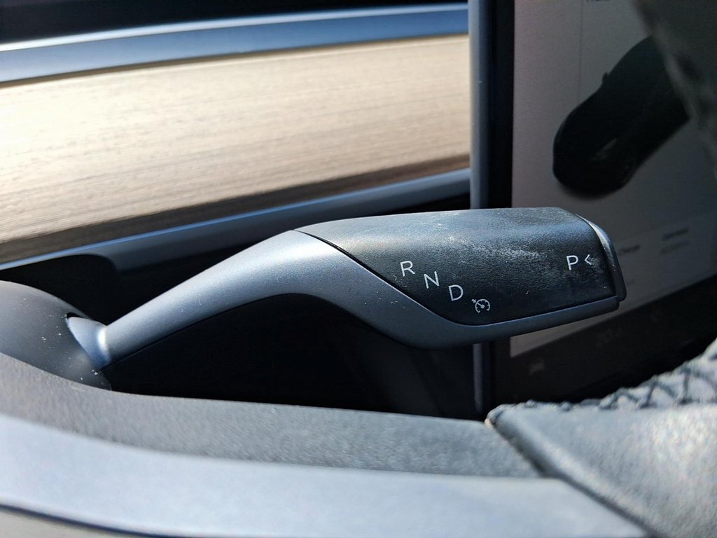 2021 Tesla Model 3 Standard Range Plus in Stratford, Ontario - 16 - w1024h768px