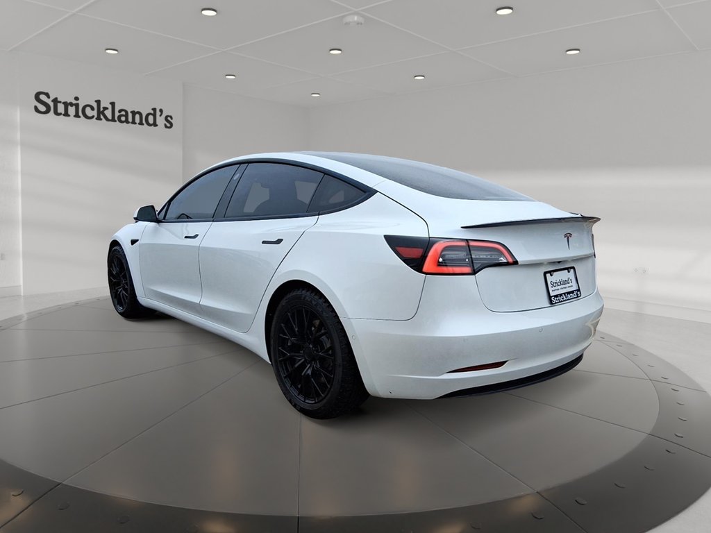 2021 Tesla Model 3 Standard Range Plus in Stratford, Ontario - 4 - w1024h768px