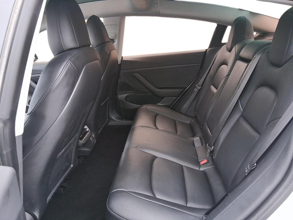 2021 Tesla Model 3 Standard Range Plus in Stratford, Ontario - 10 - w1024h768px