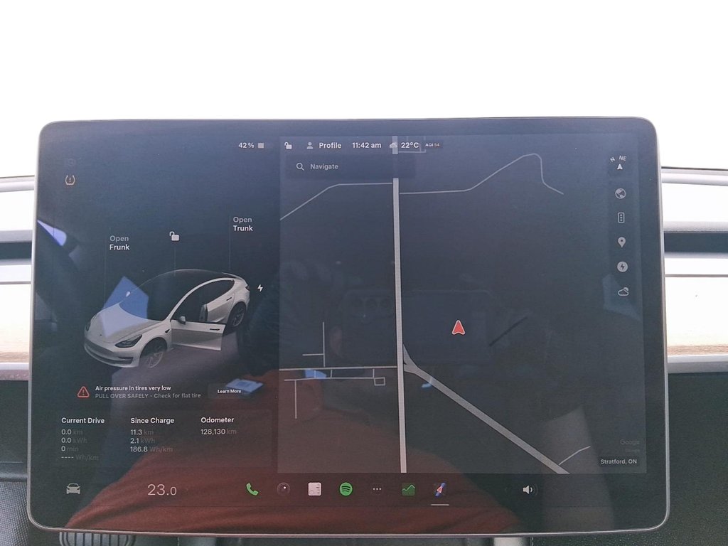 2021 Tesla Model 3 in Stratford, Ontario - 21 - w1024h768px