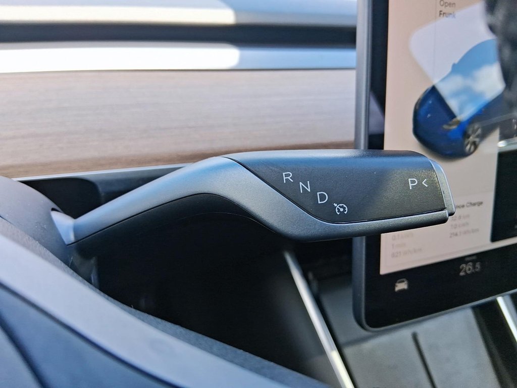 2021 Tesla Model Y Standard Range in Stratford, Ontario - 16 - w1024h768px