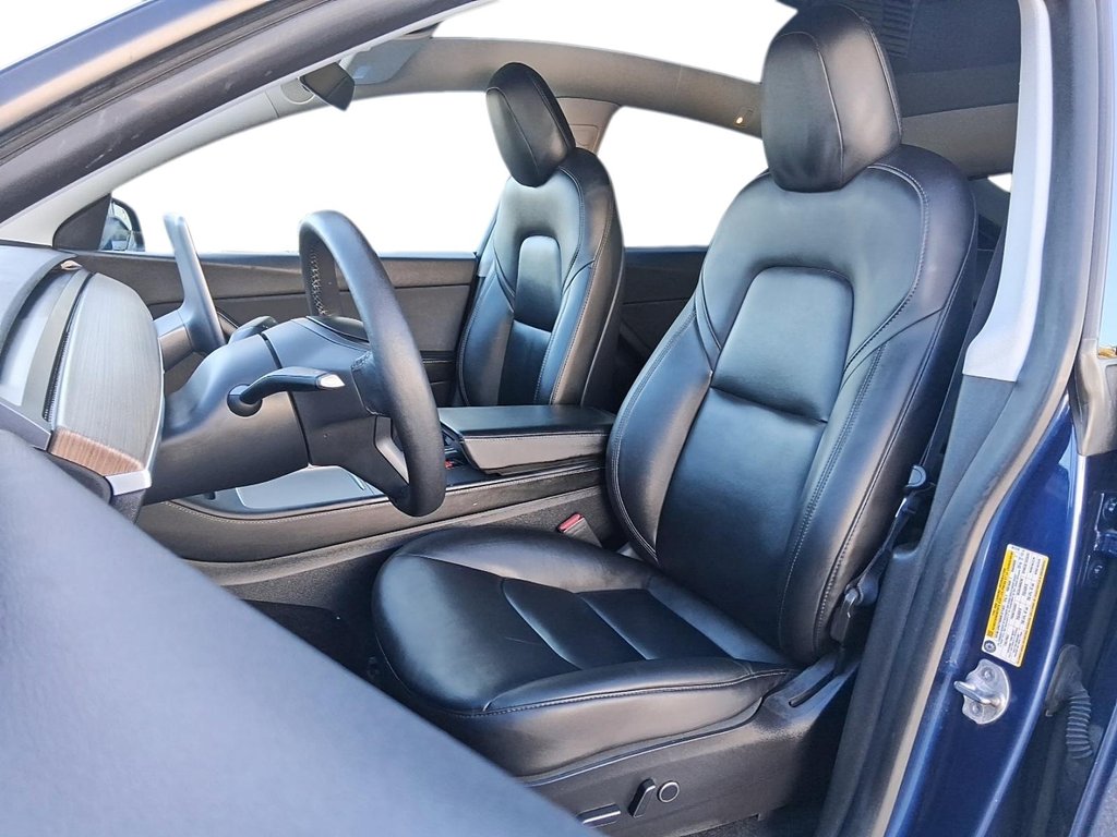 2021 Tesla Model Y Long Range in Stratford, Ontario - 10 - w1024h768px