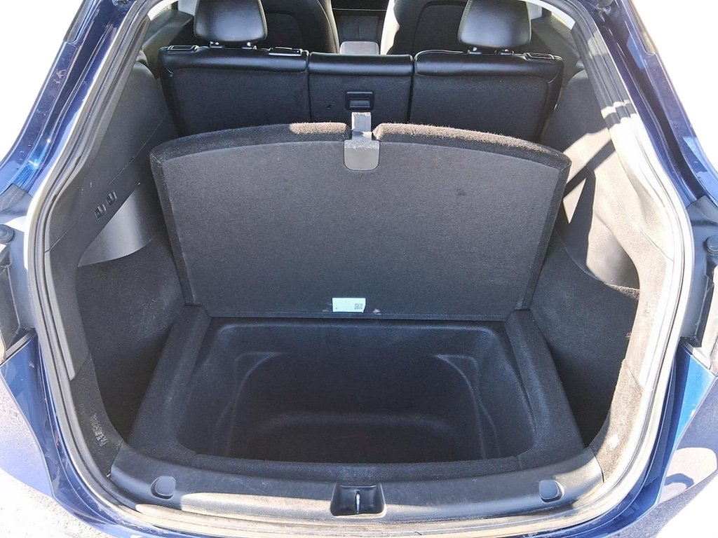 2021 Tesla Model Y Long Range in Stratford, Ontario - 7 - w1024h768px
