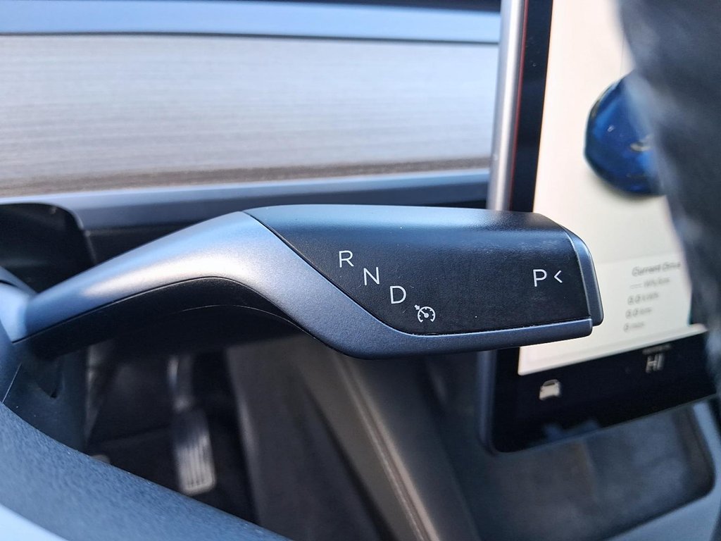 2021 Tesla Model Y Long Range in Stratford, Ontario - 17 - w1024h768px