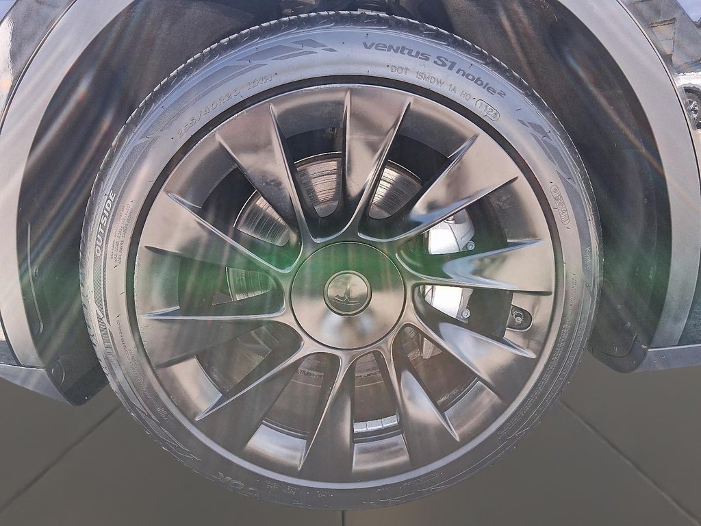 2022 Tesla Model Y Long Range in Stratford, Ontario - 8 - w1024h768px