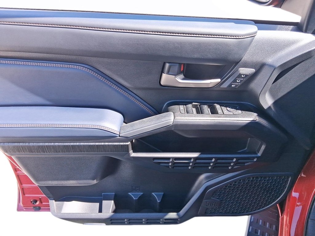 2025 Toyota 4Runner Hybrid Hybrid in Stratford, Ontario - 12 - w1024h768px